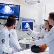 artmed e hospitais lançam pós-graducação de educação médica