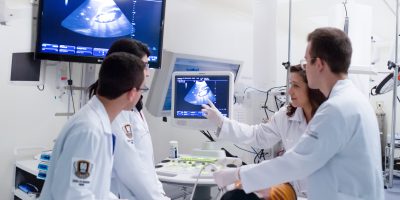 artmed e hospitais lançam pós-graducação de educação médica