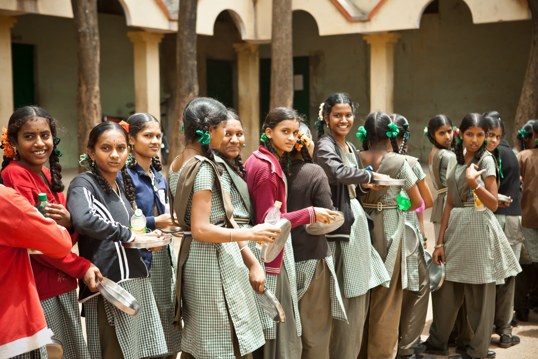 As meninas estão mudando a escola