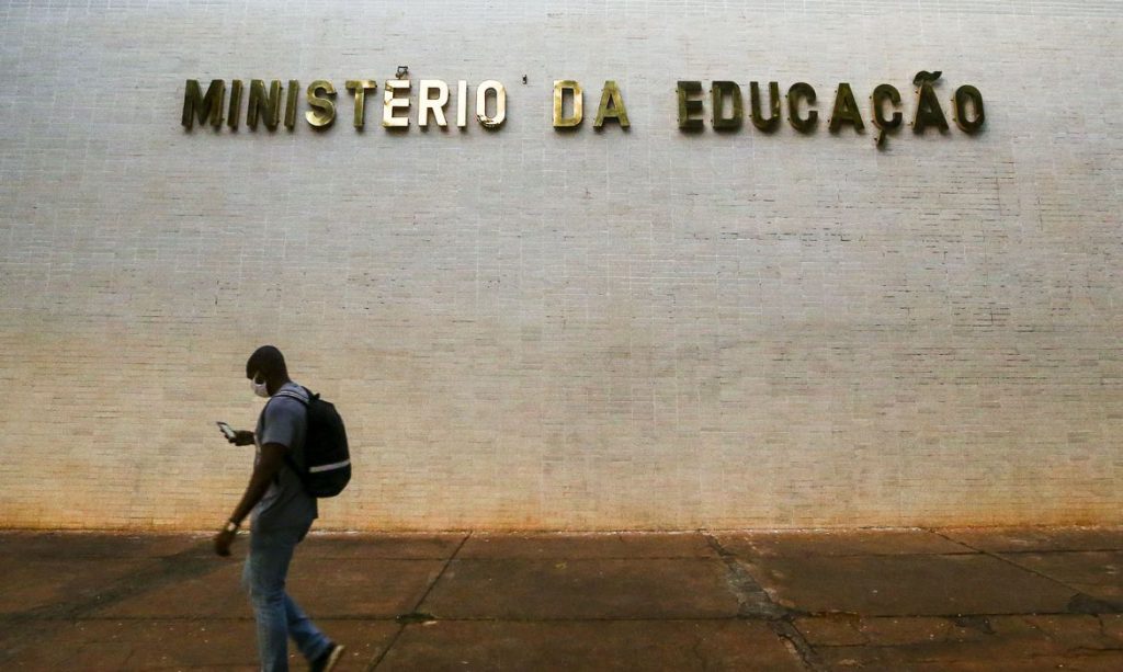 De acordo com o MEC, esse é o momento de mudar o jeito de se avaliar o ensino superior. Créditos Agência Brasil.