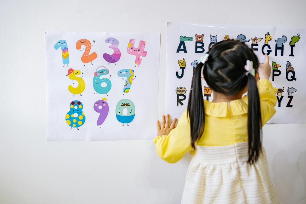 Alfabetização consegue desenvolver também a capacidade de socialização do indivíduo, uma vez que possibilita novas trocas simbólicas com a sociedade (Foto: Yan Krukau/Pexels)