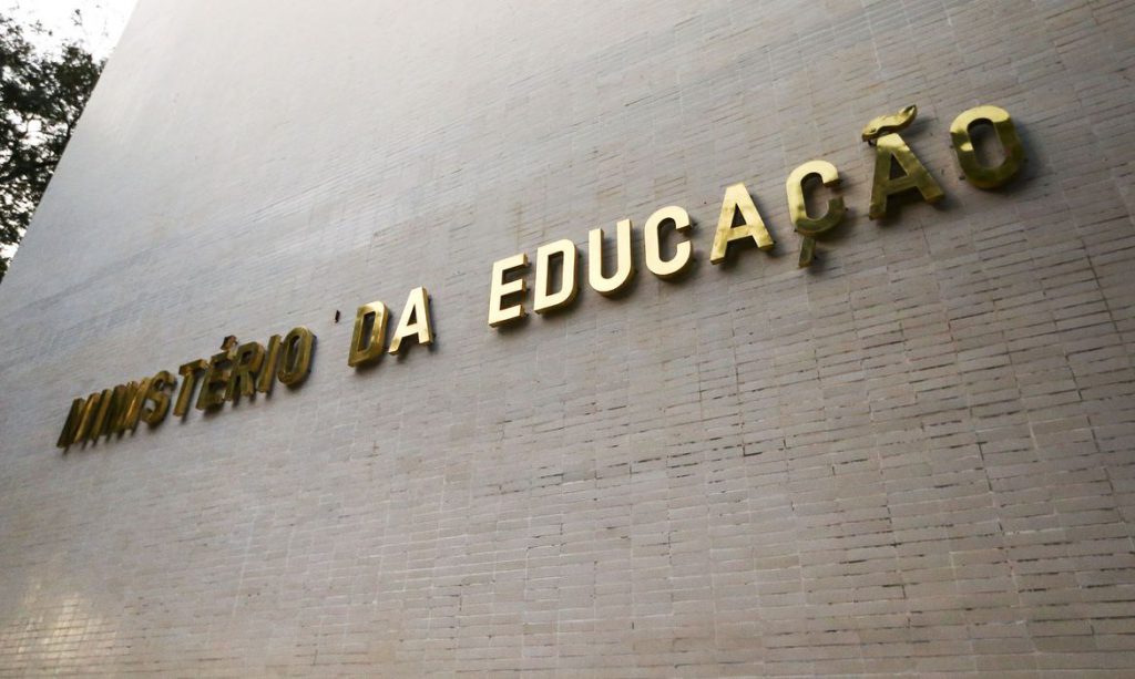 As decisões do MEC têm como objetivo tentar forçar a volta presencial às aulas nas universidades do país. Crédito: Marcelo Camargo/Agência Brasil.