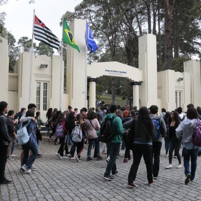 como garantir a retenção dos estudantes no início do ano letivo?